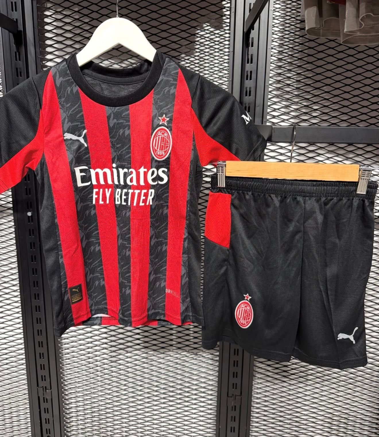 WhatsApp Image 2026-05-08 at 09.58.50 Ac Milan 25/26 Kids - Figura 1