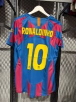 Barcelona 2005/6 Ronaldinho 10 - Figura 2