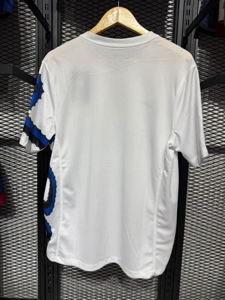 Inter 2010 away thumbnail 2