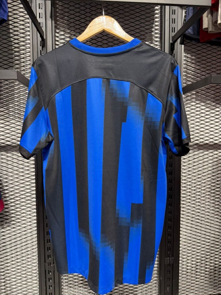 Inter 2022/23 home thumbnail 2