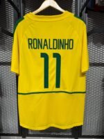Ronaldinho Brazil WC 2002 Jersey Number 11 - Figura 2