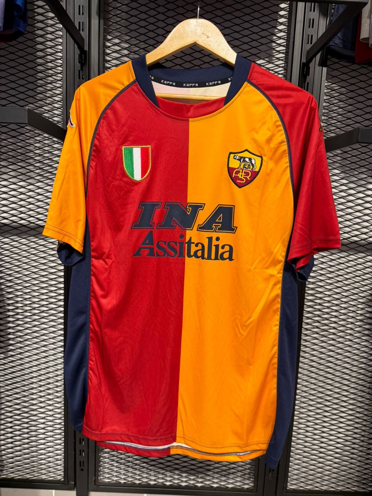 WhatsApp Image 2026-05-09 at 10.53.21 FRANCESCO TOTTI AS ROMA 2001-02 HOME SHIRT - Figura 1