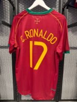 2006-08 Portugal Home Shirt C.Ronaldo 17 - Figura 2