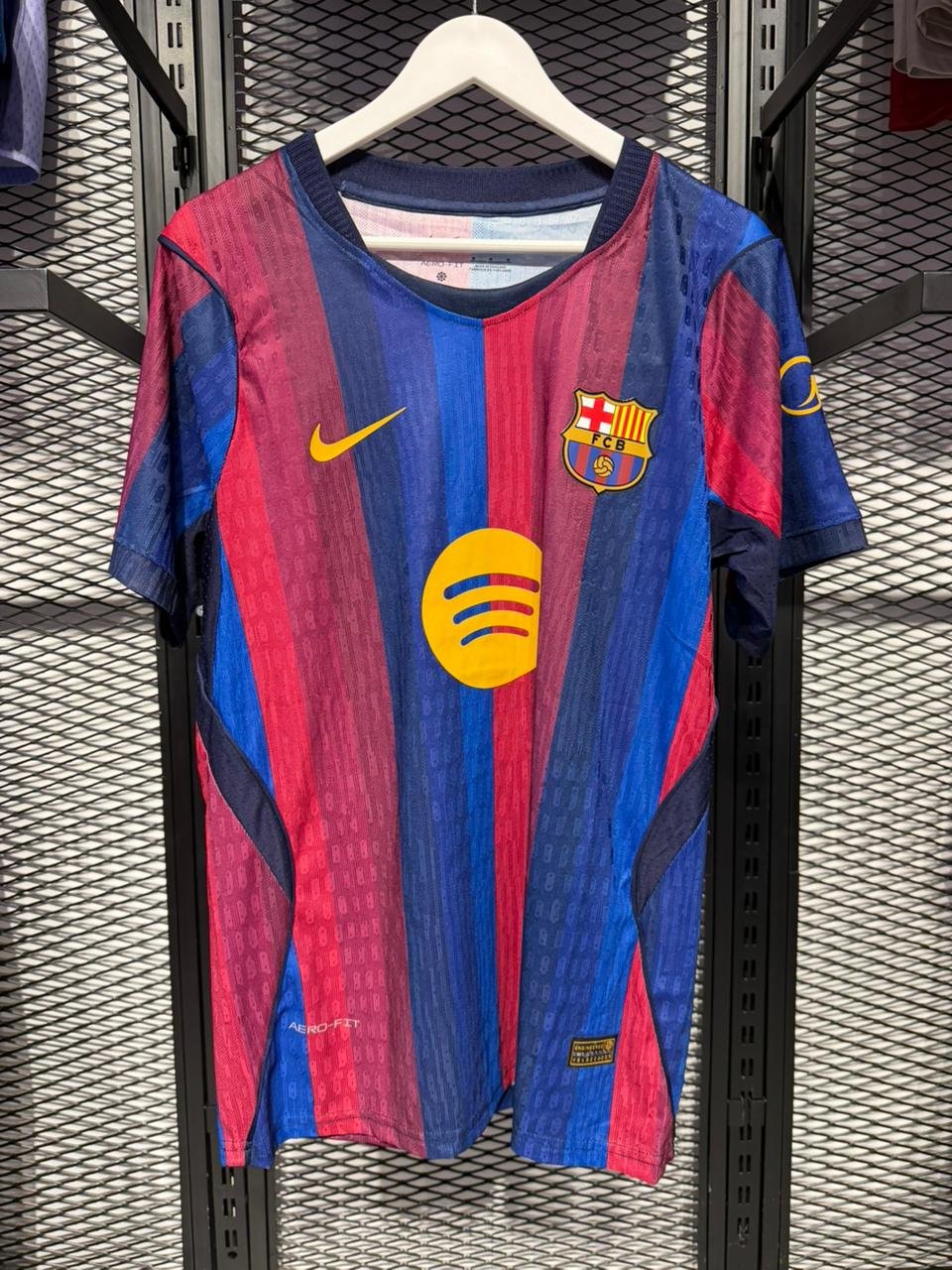WhatsApp Image 2026-05-10 at 21.19.02 Barcelona Home 26/27 - Figura 1