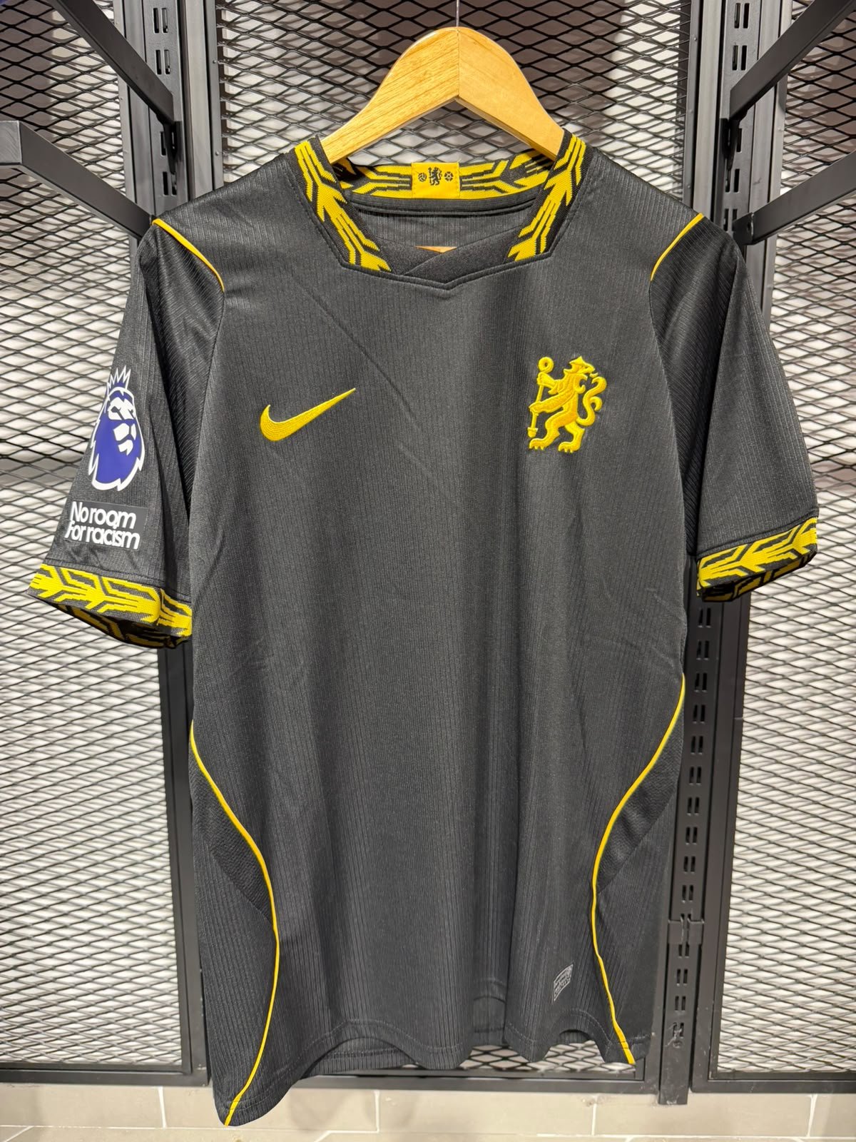 12 Chelsea away 26/27 - Figura 1