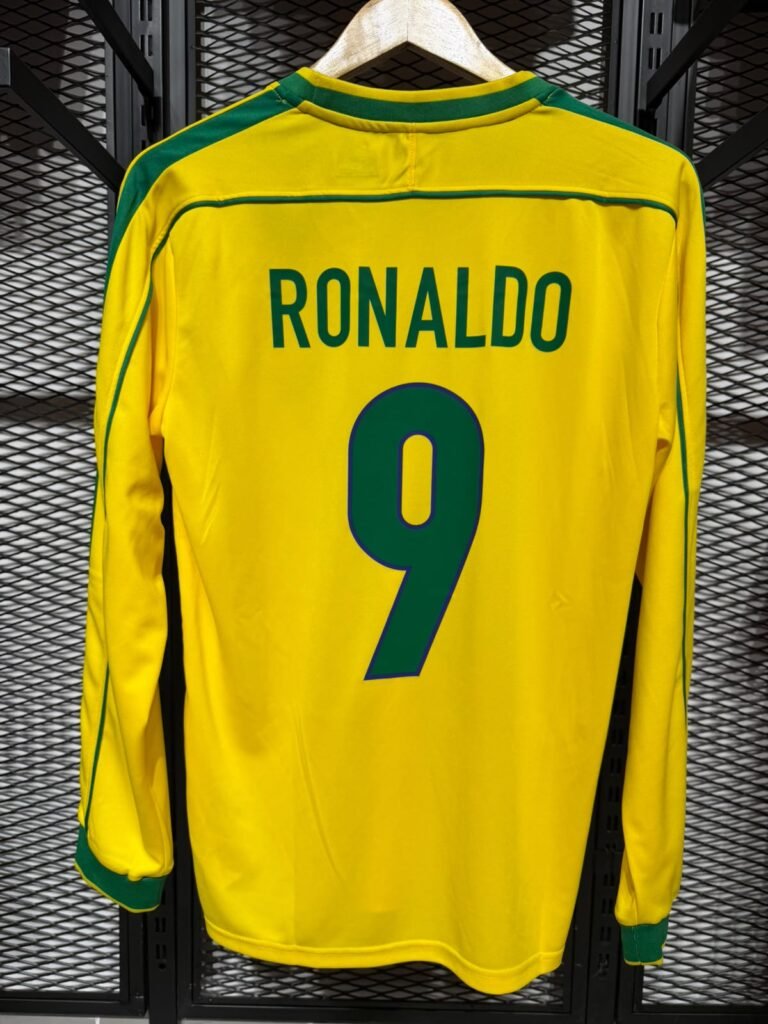 Ronaldo 9 Brazil long sleeve thumbnail 2