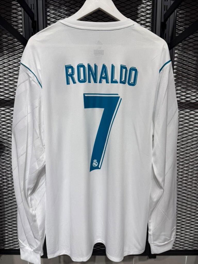 Real Madrid Ronaldo 7 long sleeve thumbnail 2